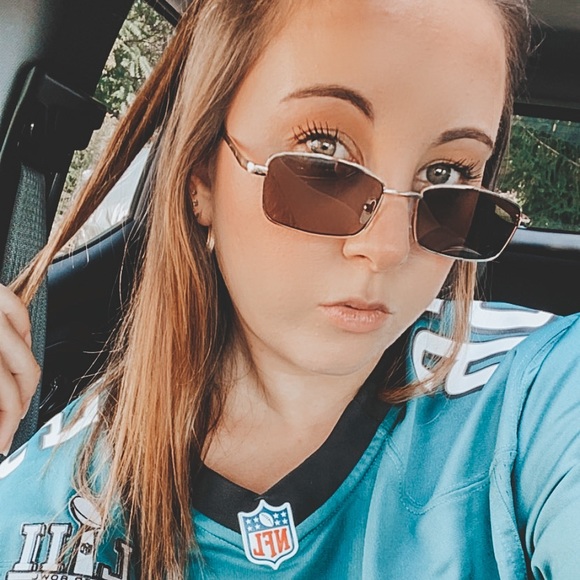 Meet your Posher, Marissa - Picture 3 of 3